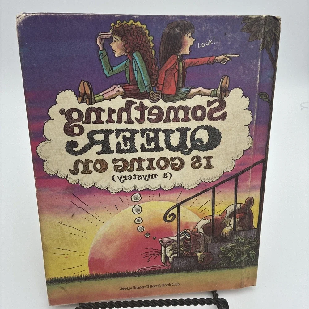 Something Queer Is Going On Elizabeth Levy Mordicai Gerstein 1973 First Printing